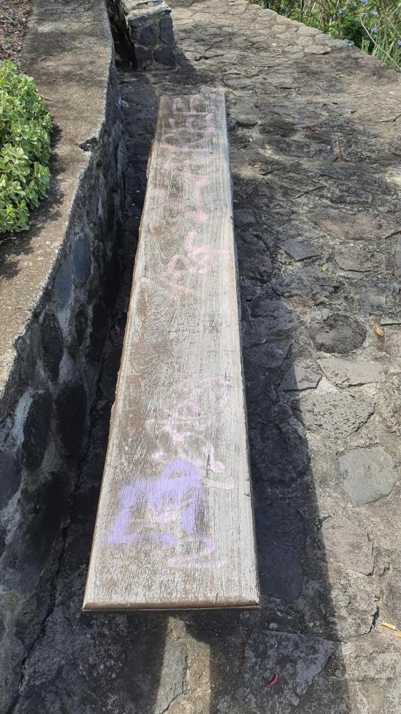 BANC AVANT - Enlèvement de Tags